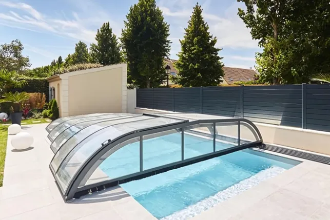 Savez-vous vraiment quel est le coût d'un abri de piscine ?