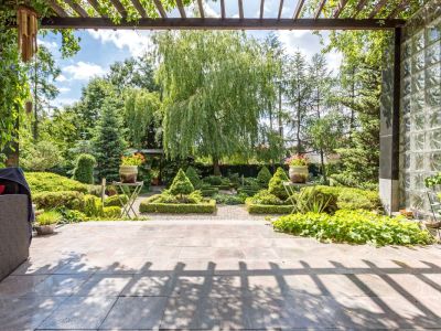 Oui, c'est possible d'avoir une terrasse à un prix abordable pour un extérieur magnifique sans se ruiner !